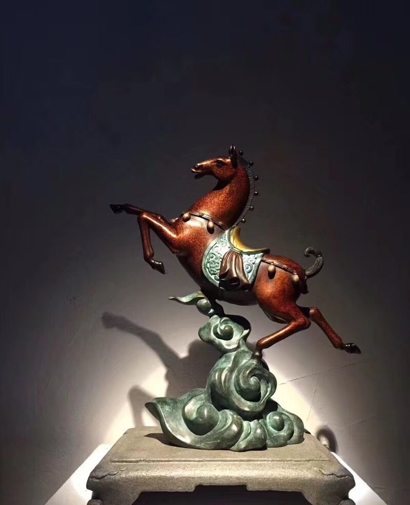 铜雕雕刻匠人的匠心之作马踏祥云