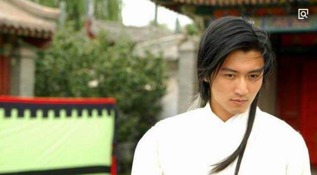 1/ 6《小鱼儿与花无缺》是一部被翻拍多次的电影,光《绝代双骄》这一