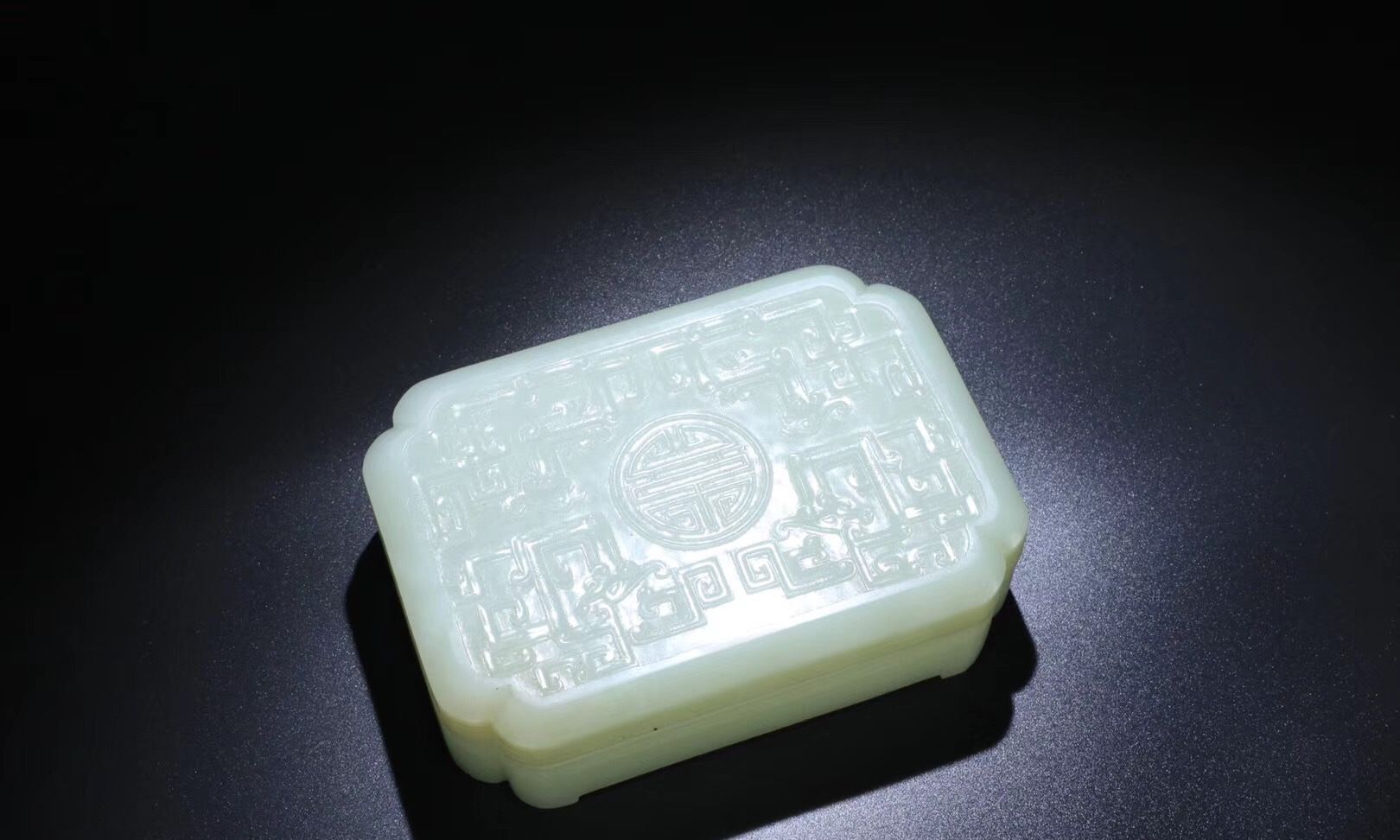 欣赏几件清代和田玉的雕刻作品|新疆_新浪新闻