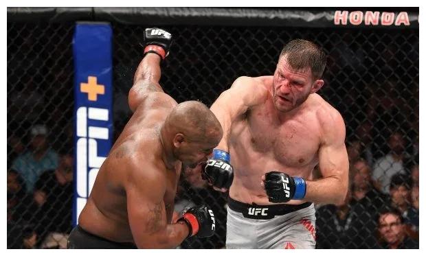 ufc重量级江山要易主骨头琼斯欲升级暴揍米欧奇成两个级别霸主