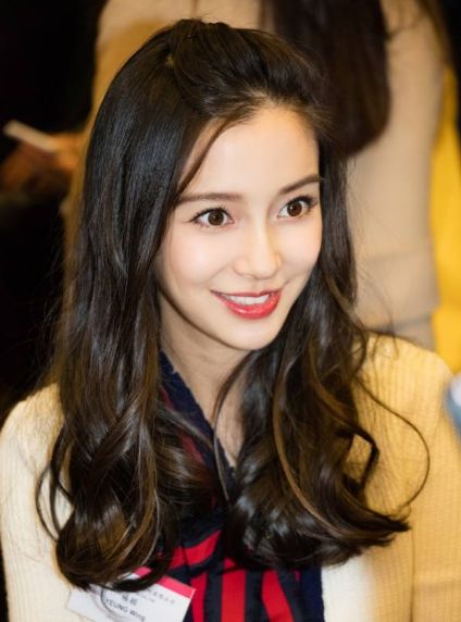 明星四分卫巅峰对决 精彩瞬间引爆全场氛围