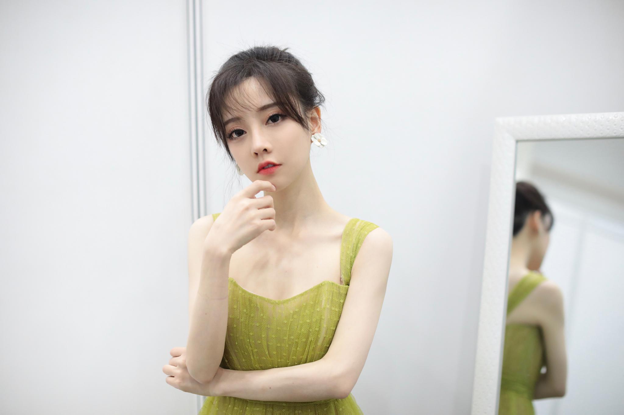 2018年至今,冯提莫持续活跃在各大卫视综艺节目当中