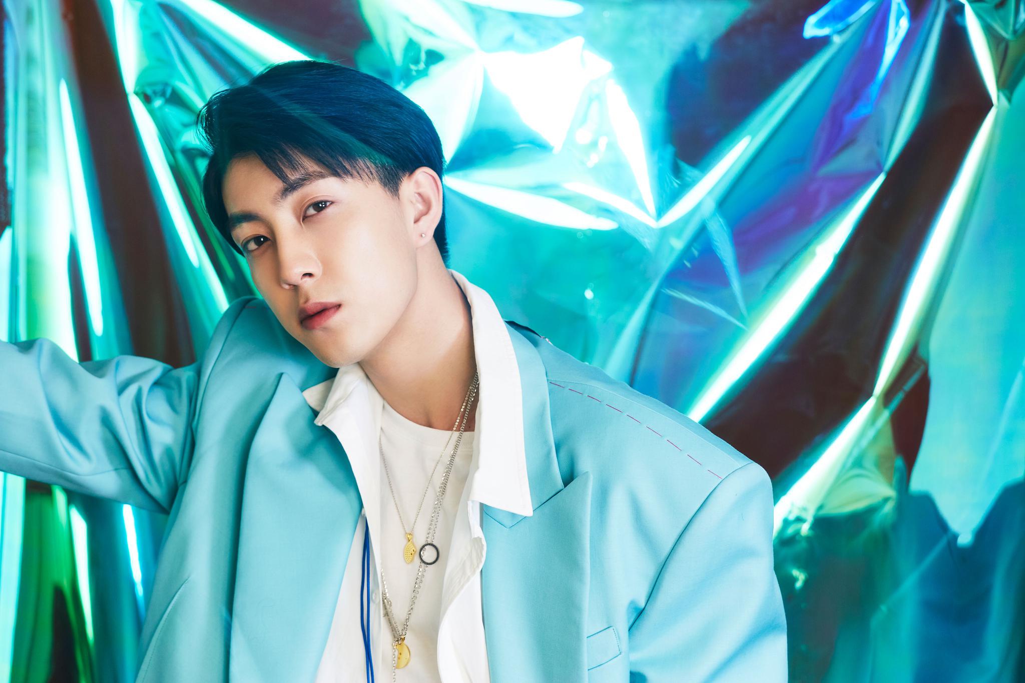 演员代云帆曝港风写真 个性时尚男友感超强