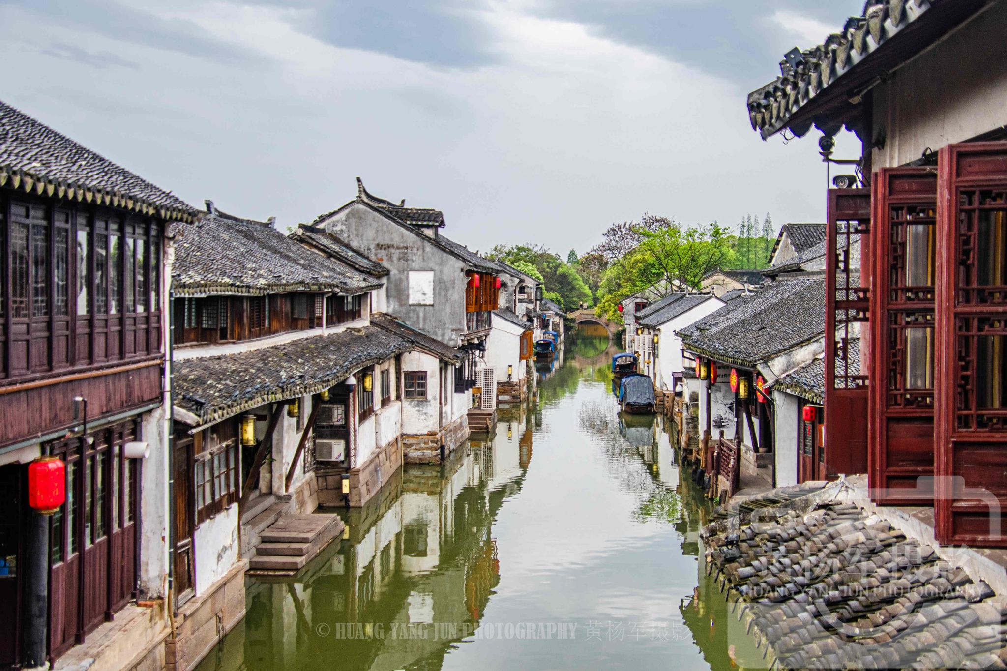 江苏苏州周庄古镇的水乡风光,古老的周庄梦里的江南,看看咋样