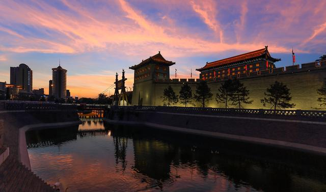 西安,是世界四大古都之一,这里有保存最完整的古城墙