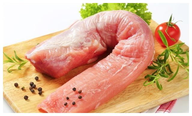 经典名菜糖醋里脊,表皮焦脆内里鲜嫩,是怎么做出来的呢?