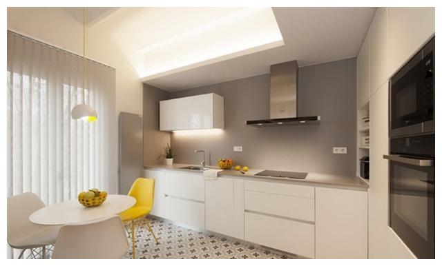 买下对门72㎡,打通合并成大平层给儿子当婚房,封入户门当儿童房