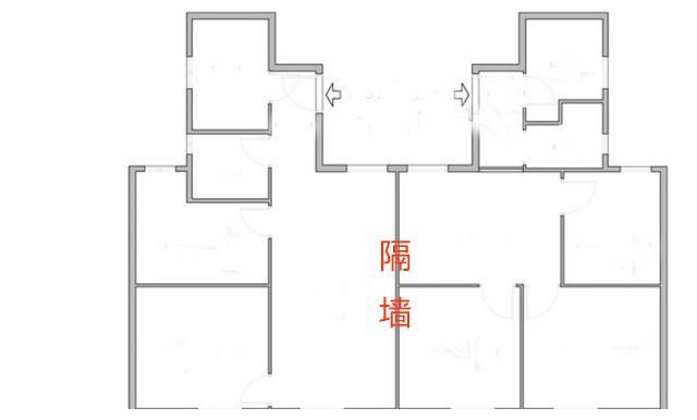 买下对门72㎡，打通合并成大平层给儿子当婚房，封入户门当儿童房