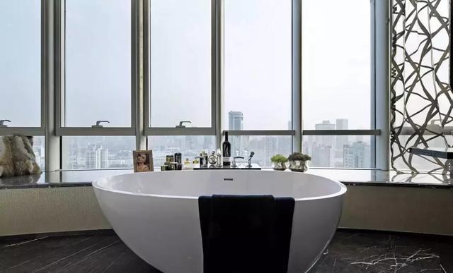 用大理石装饰的厨卫空间，简直就是家居装修中的艺术品