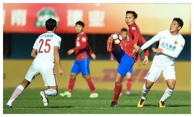 第81分钟,长安竞技作出换人调整,后卫丁国梁被替换下场.