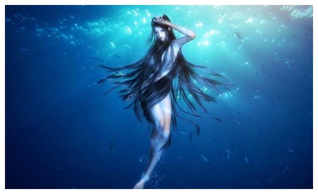 在天行九歌中焰灵姬并不是一开始就出场的主旋律人物,也就是说不是女