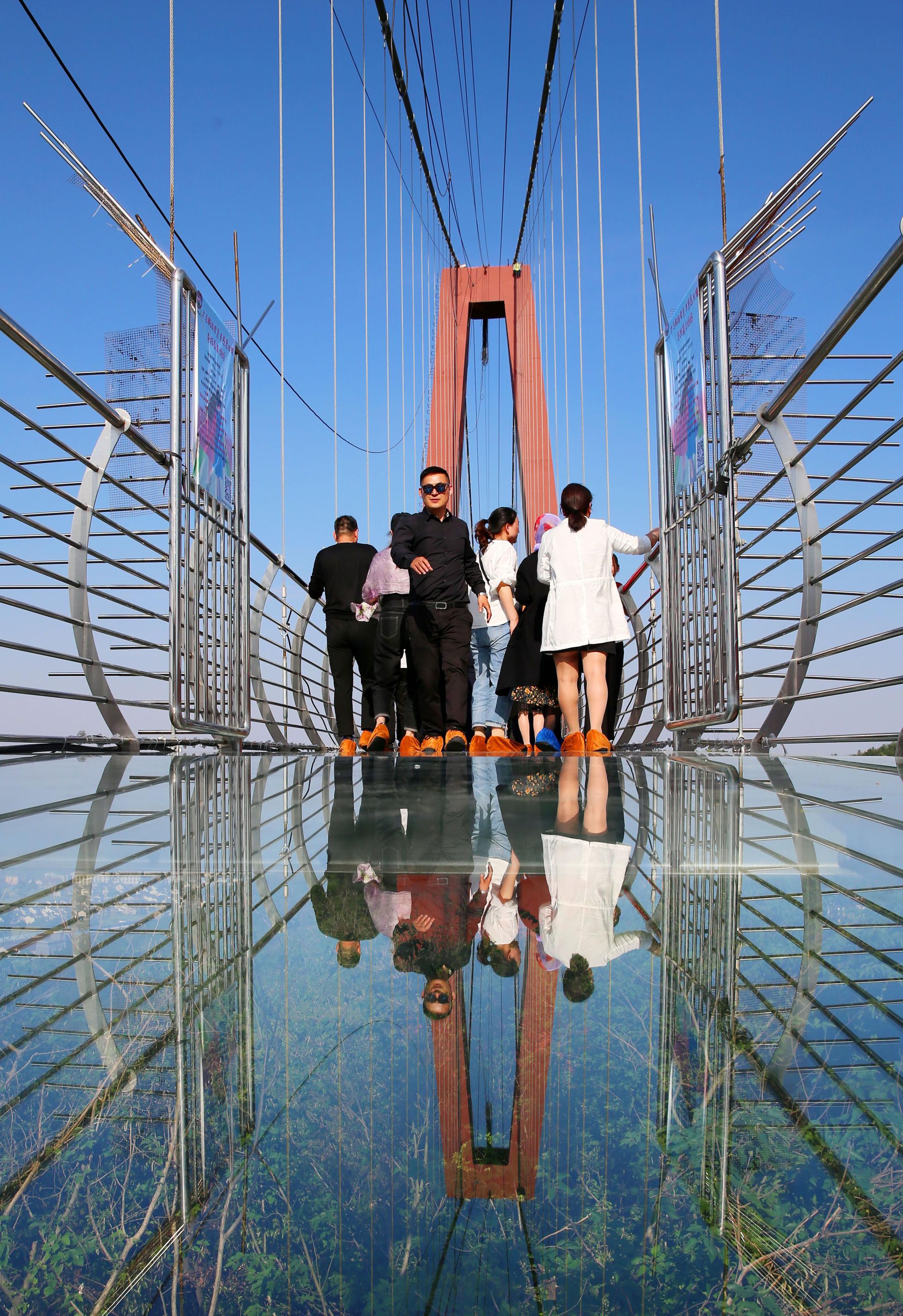 江苏江阴:"凌空漫步"_高清图集_新浪网