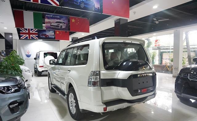 三菱帕杰罗v97到店:国六来了,价格反涨2万,还是18款?