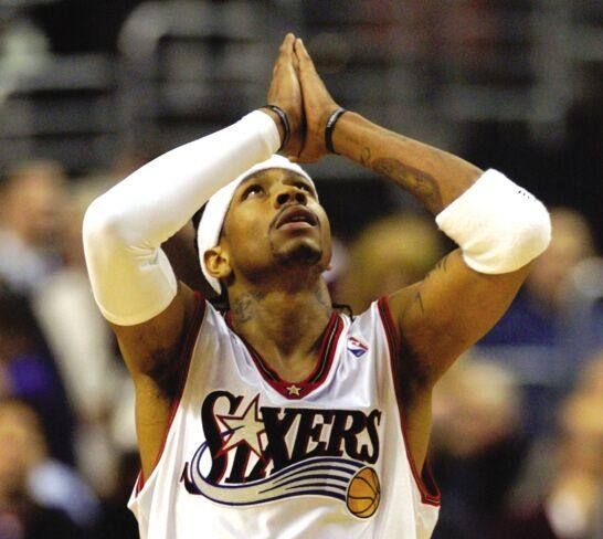 艾弗森招牌动作!