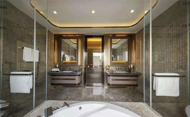 用大理石装饰的厨卫空间，简直就是家居装修中的艺术品