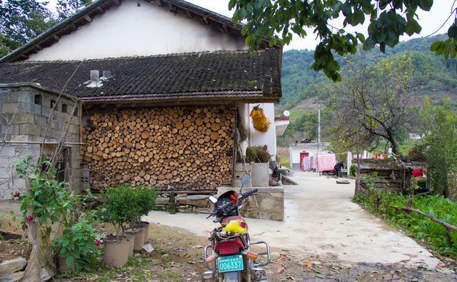 本组图片拍摄于2019年10月13日,地址陕西省商洛市柞水县柴庄镇莲花村.