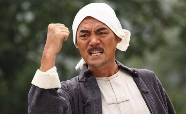 他是国家一级演员,离婚后选择净身出户,如今儿子成名全凭自己