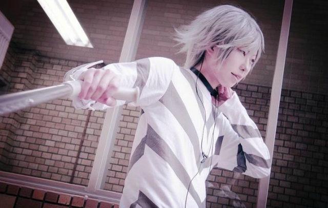 魔法禁书目录cos当麻不喜欢和修女拍照一脸生无可恋的表情