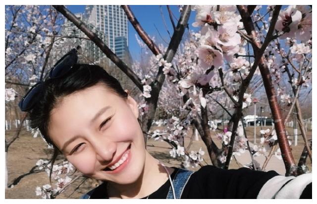 高诗岩是一个著名的评论小王子,只要辽宁队的队员和高诗岩的好朋友发