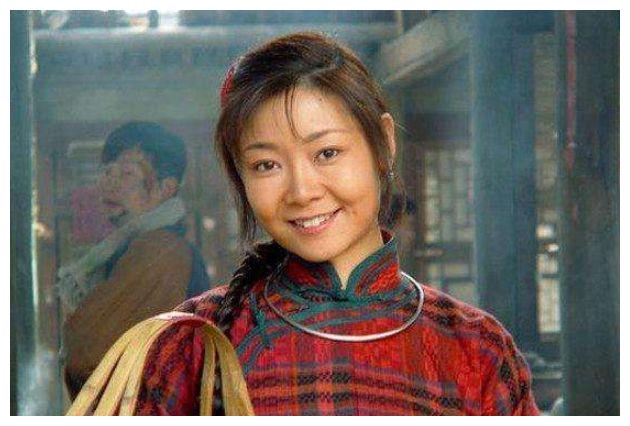 她曾被父亲打击长的丑,如今成"国民妈妈",和初恋相爱29年