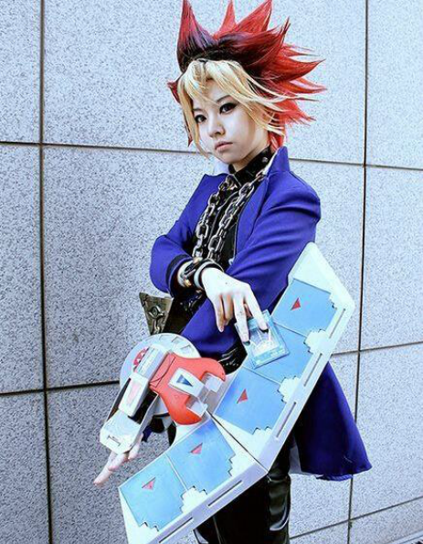 游戏王cos,网友:游戏哥,你可长点心呐,你那头发,都分叉了