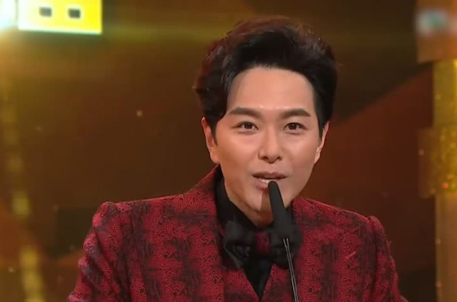 每个男人心中都有一个黄翠如听到她结婚,洪永城暗自抹眼泪