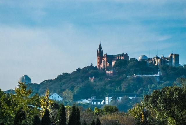 上海最高的山东西分界一边人文一边登高重阳节必打卡