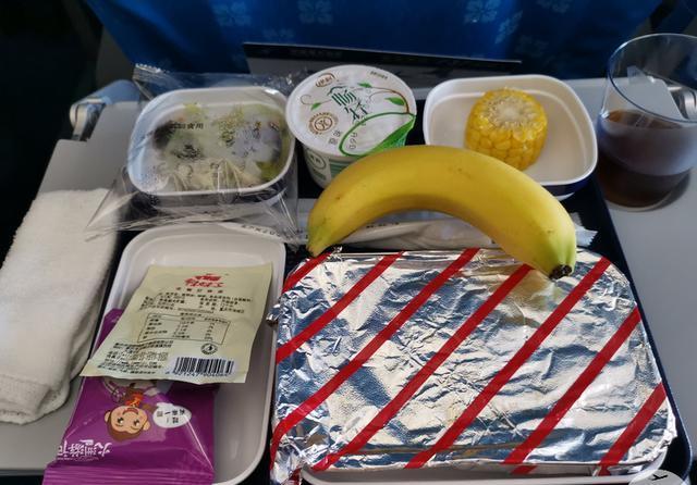 从飞机餐就能看出来区别|喀什|南航|经济舱_新浪新闻