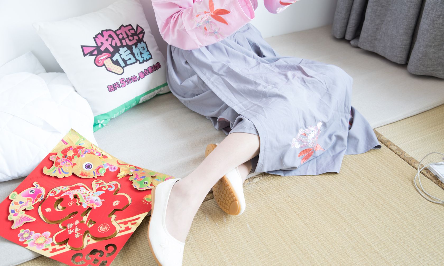 物恋传媒第109期素心寄花笺灯下独舞待汝归小众汉服丝袜美