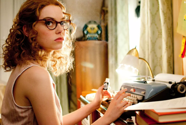 她是好莱坞的宠儿15岁毕业跑龙套被誉为最美女神的蜘蛛侠女