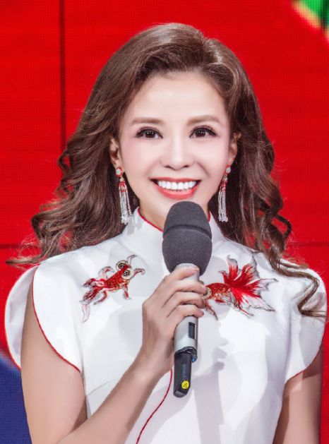 央视女主持人朱迅年轻时有多"美"?一组旧照告诉你答案