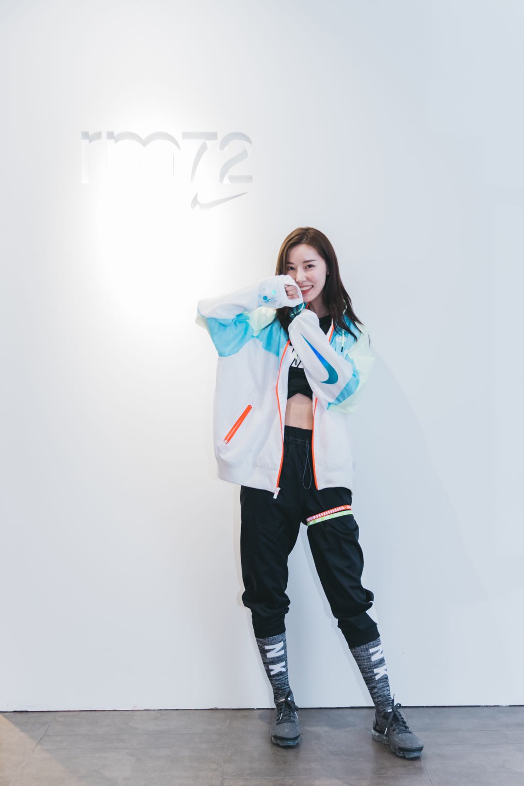 史卿妍感受rm72快闪空间 现场体验ntc训练马甲线亮了