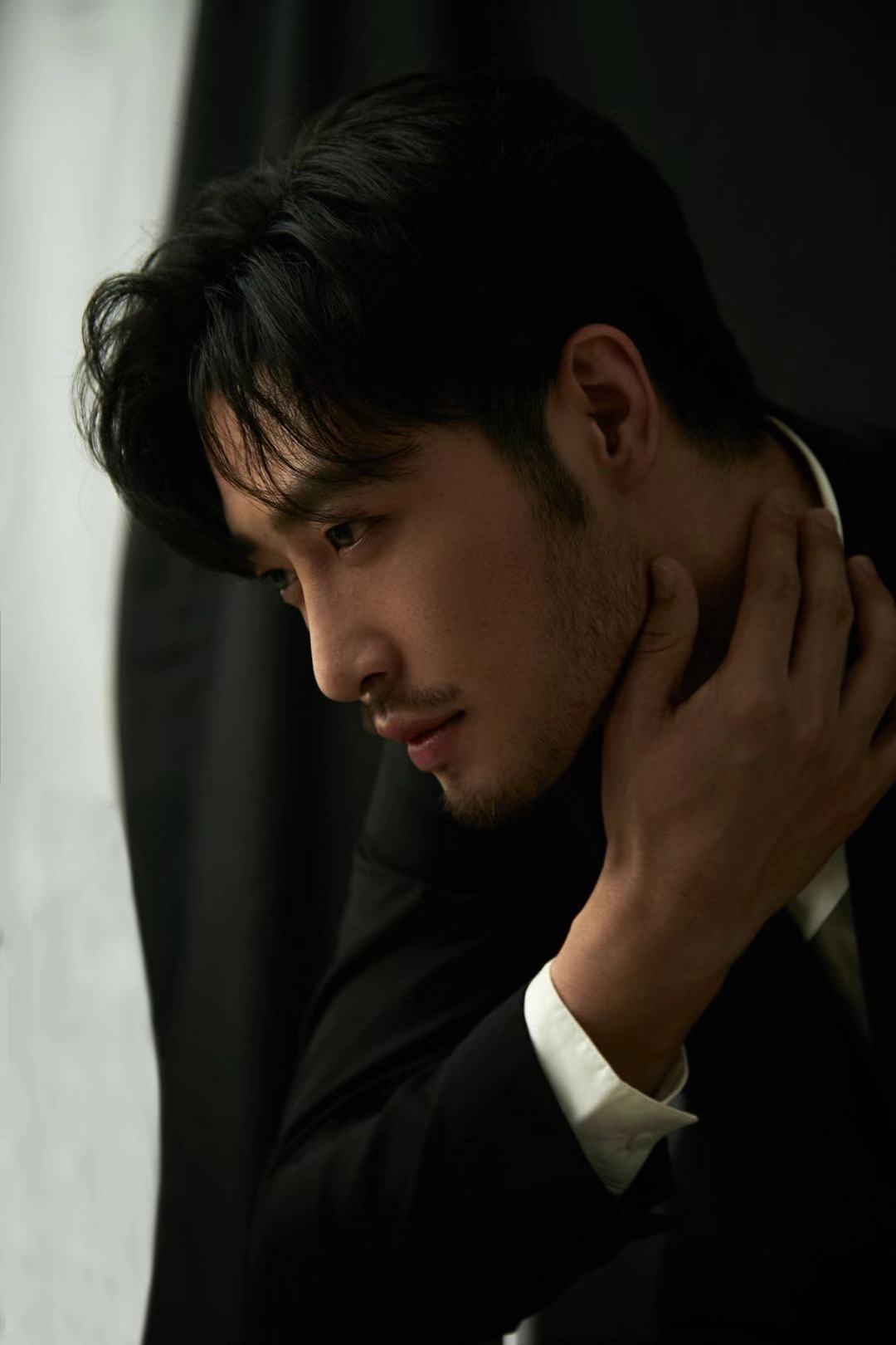 白翔献唱"星光大赏" 《荣耀的战场》再燃兄弟热血