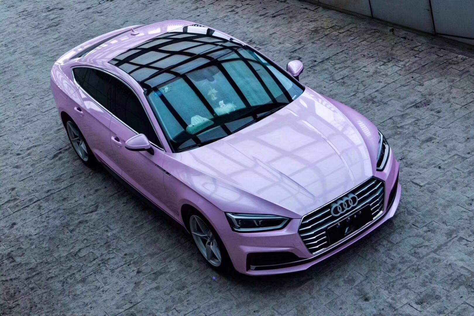 下面的这款奥迪a5便是采用了ax系列樱语粉改色膜,直接将樱花融入了膜