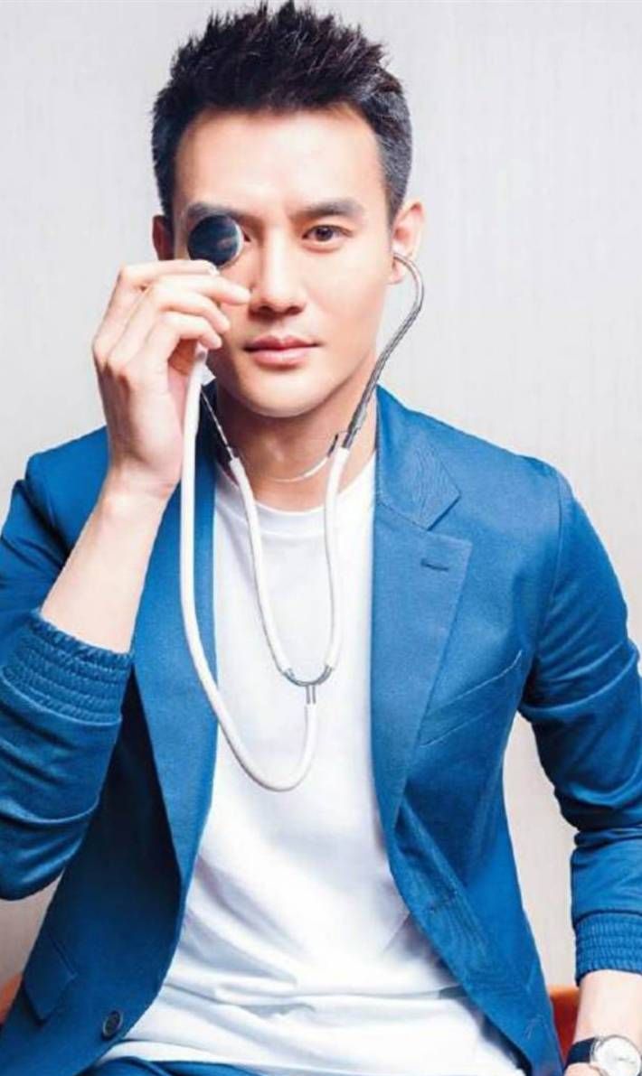 明星壁纸,王凯,超高颜值配上绝佳演技,刚毅果断的男子汉气概