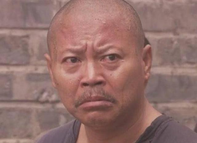 她曾是《武林外传》中的配角,演了一辈子戏,如今仍住40平米|赵小锐|白