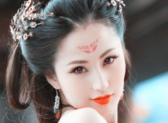 她曾是香港艳星凭借肉蒲团一夜成名如今改名改走清纯路线