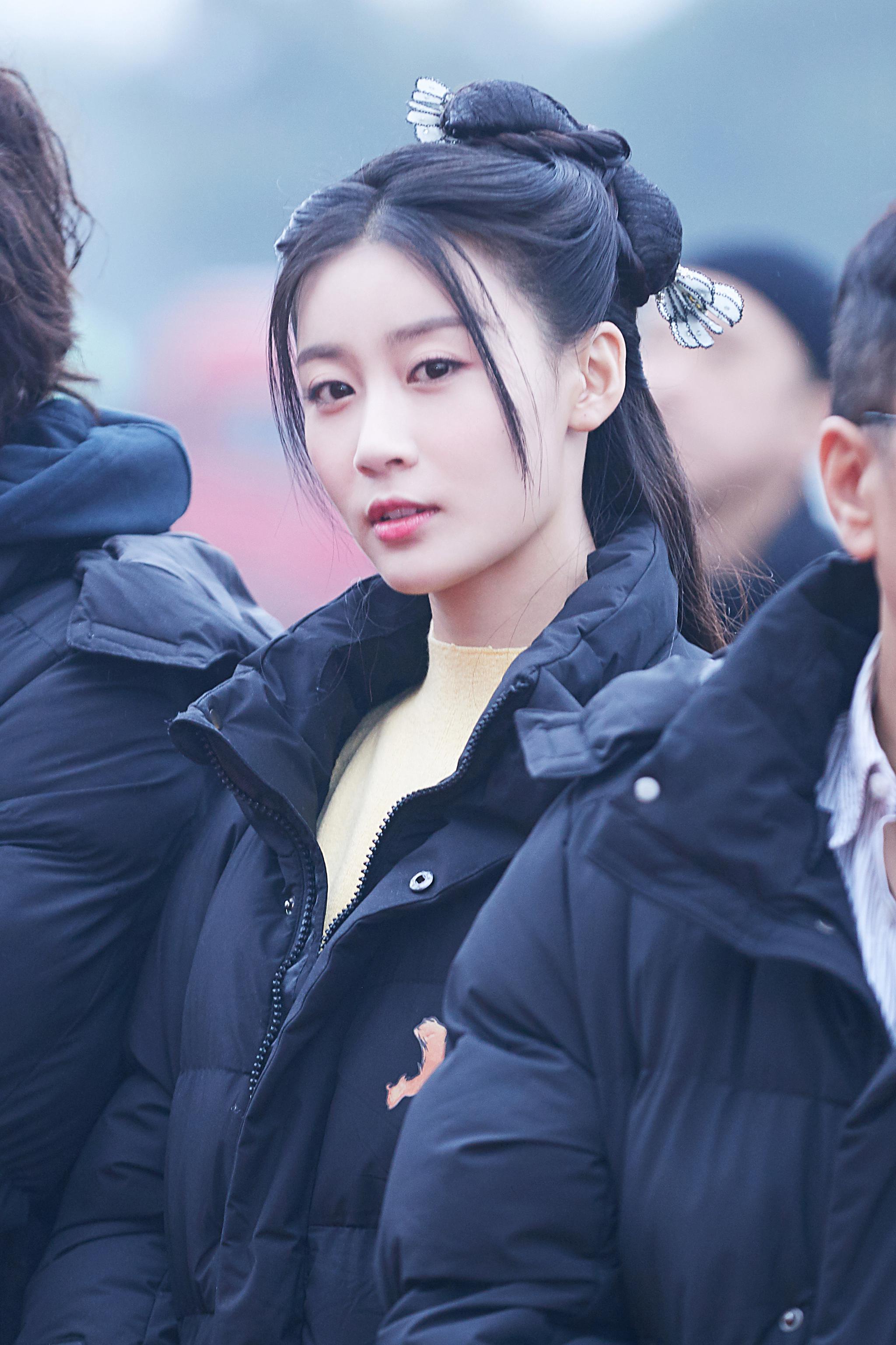 《七剑下天山之七情花》开机 张雅卓饰女主还原度满分