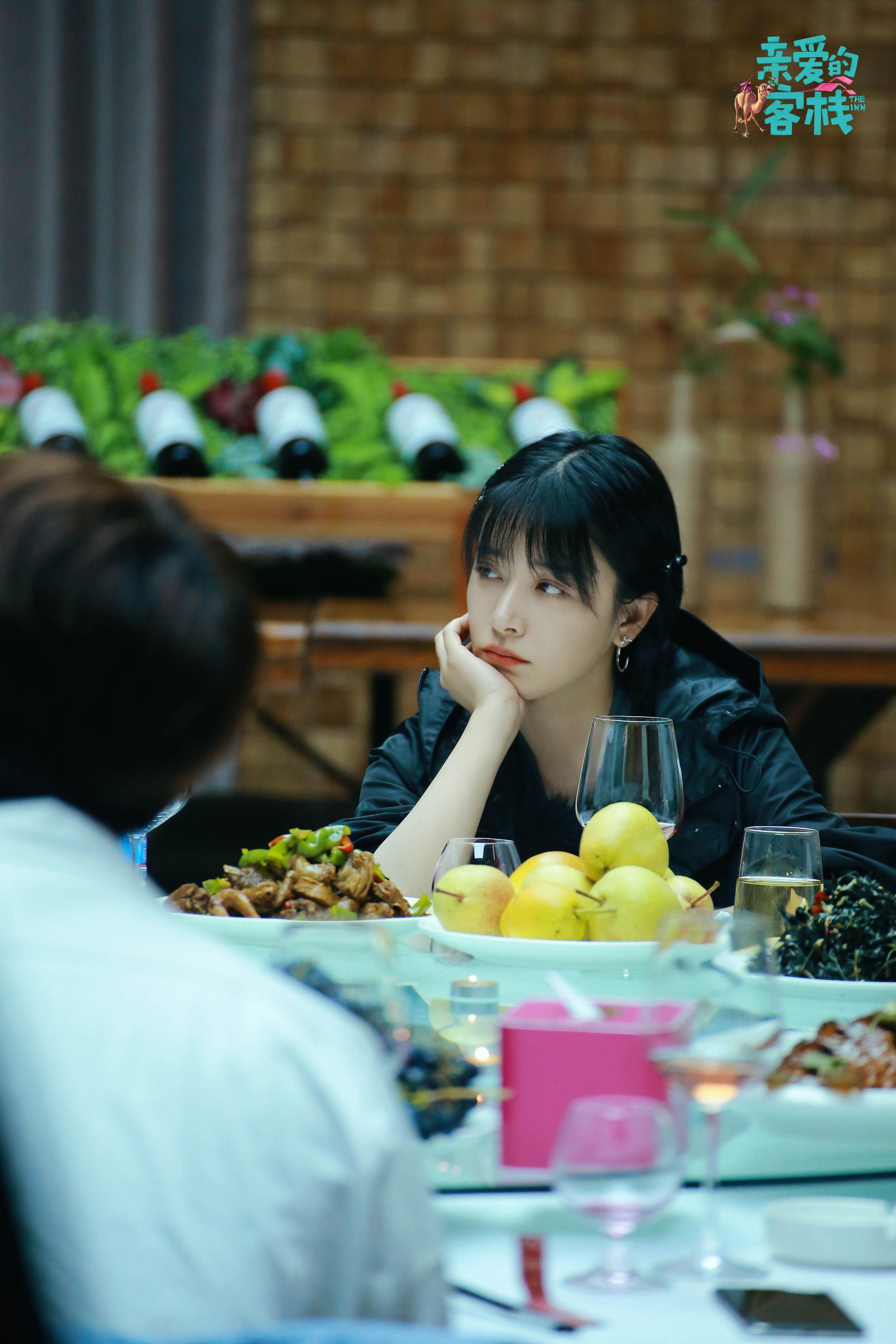 阚清子《亲爱的客栈》面临选择难题 变身最强助攻传递职场正能量