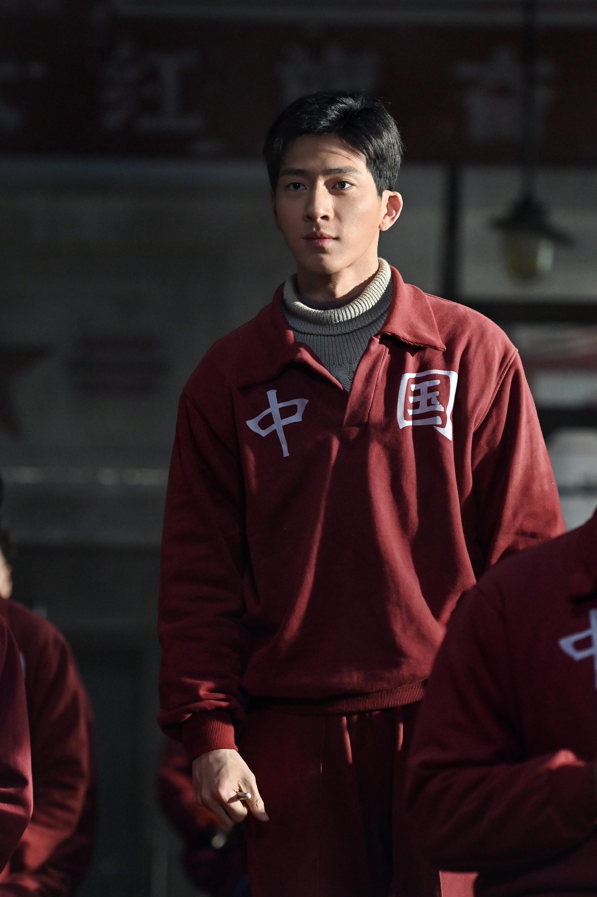 井柏然《攀登者》正式上映 演绎摄影师攀登珠峰记录历史瞬间_高清图集