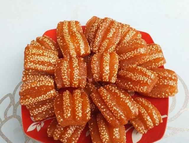 我们今天来谈谈河南濮阳县的一个农村的特色美食,蜜三刀或许它很渺小