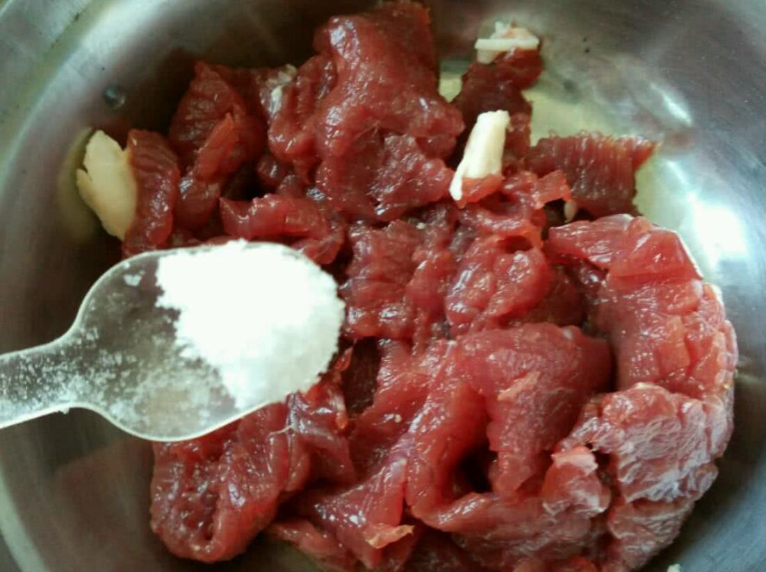 牛肉滑嫩不柴的秘诀关键在腌制教你正确腌制方法做法很简单