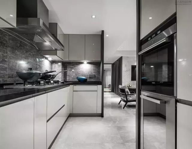 用大理石装饰的厨卫空间，简直就是家居装修中的艺术品