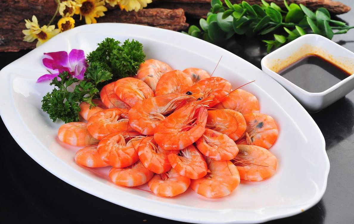 白灼虾直接加水煮大错特错,煮虾时加点它,白灼虾鲜美又不腥_高清图集
