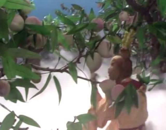 《西游记》里的蟠桃是这样做出来的,剧组当年可谓是花了"血本"