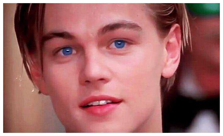 同样是美瞳,避开小李子深海蓝,小千代宝石蓝,被他的星空蓝攻陷