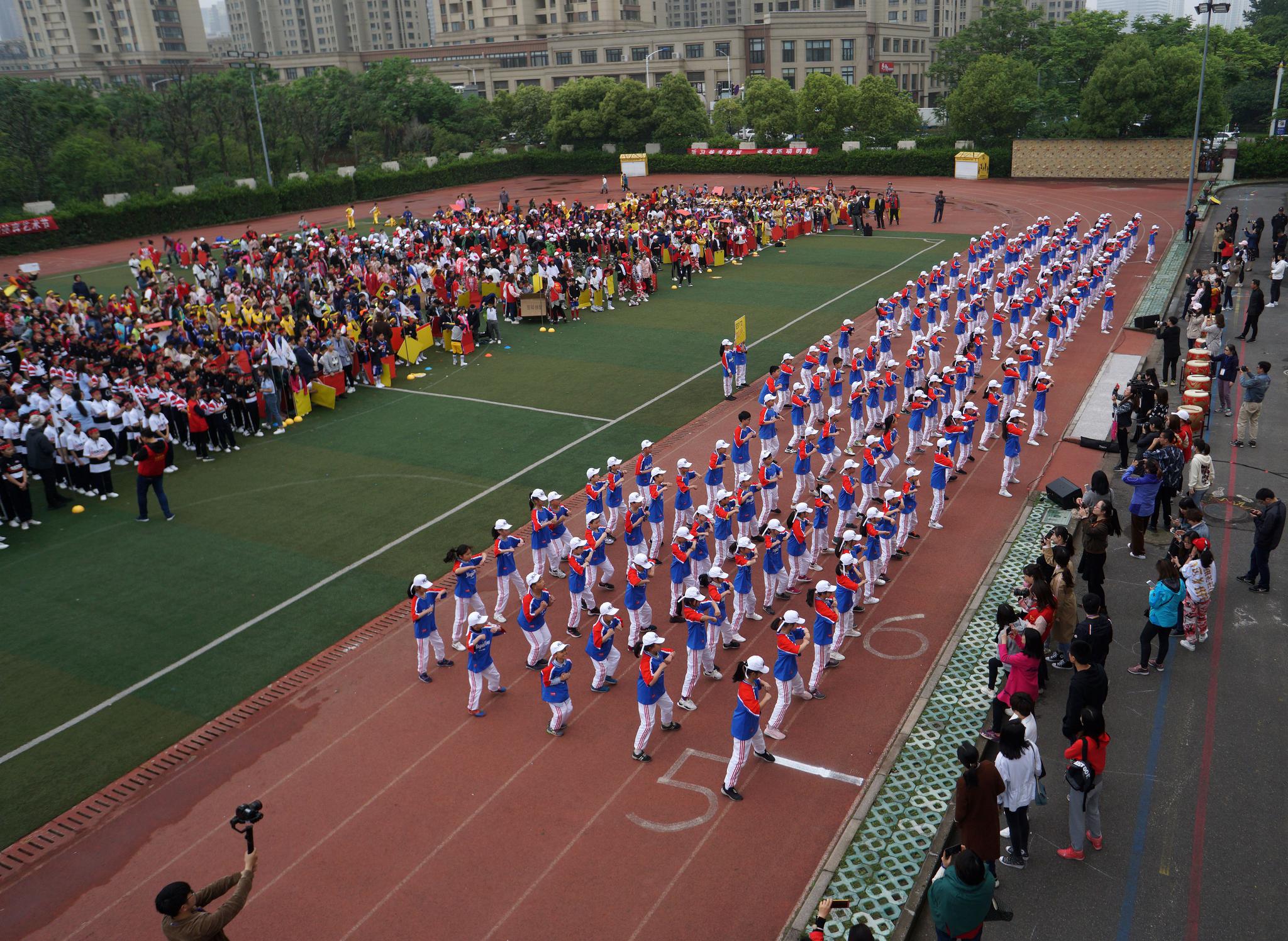 龍娃獻禮祖國運動點亮夢想常州龍城小學體育藝術節見