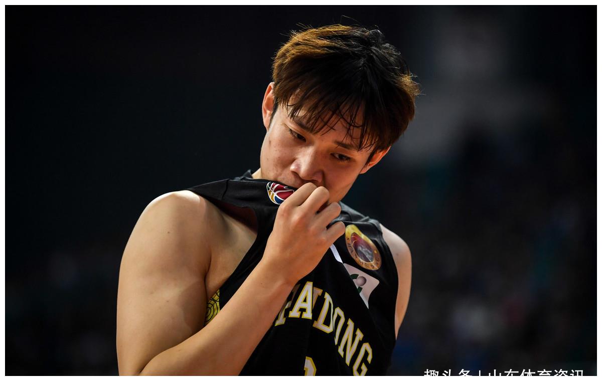 丁彦雨航重返山东不容易,两年没打球想履行原合同?新东家难接受