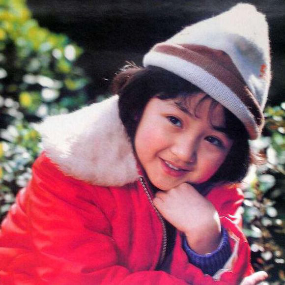 80年代童星沈洁罕见剧照老照片城南旧事里的小英子