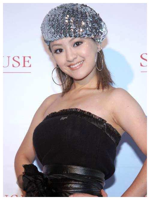 何嘉文无法生育!  她老公只说了一句话!